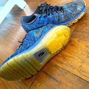 Nike air max mens shoe